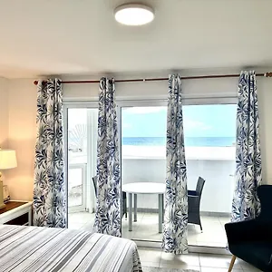 House - - Access Apartment Maho